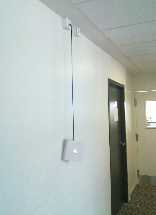 http://clement.guivy.fr/hotlink/AP_wifi_nantes.jpg